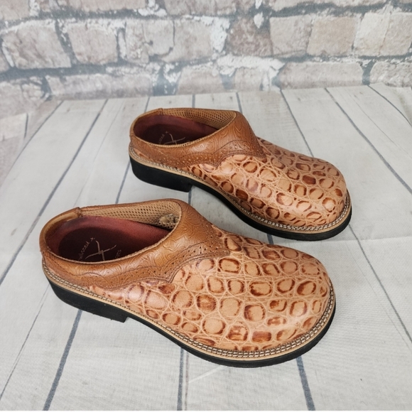 Twisted X Embossed Leather Western Mules Slip On Clogs Tan Size 7.5 - Picture 5 of 10
